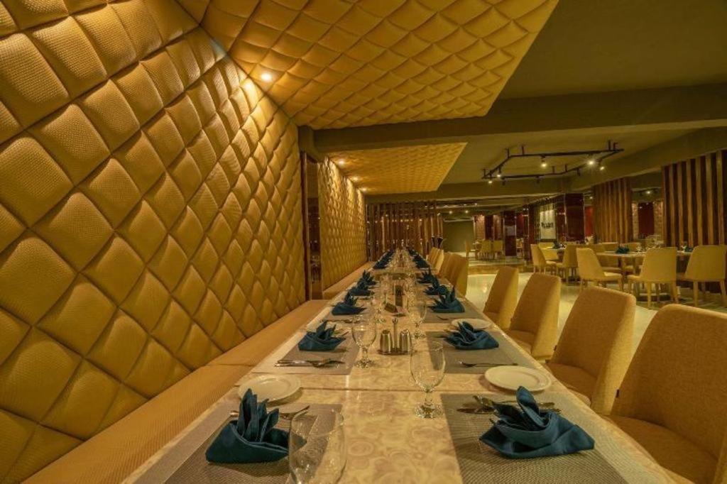 Hotel Castle Salam Khulna Экстерьер фото
