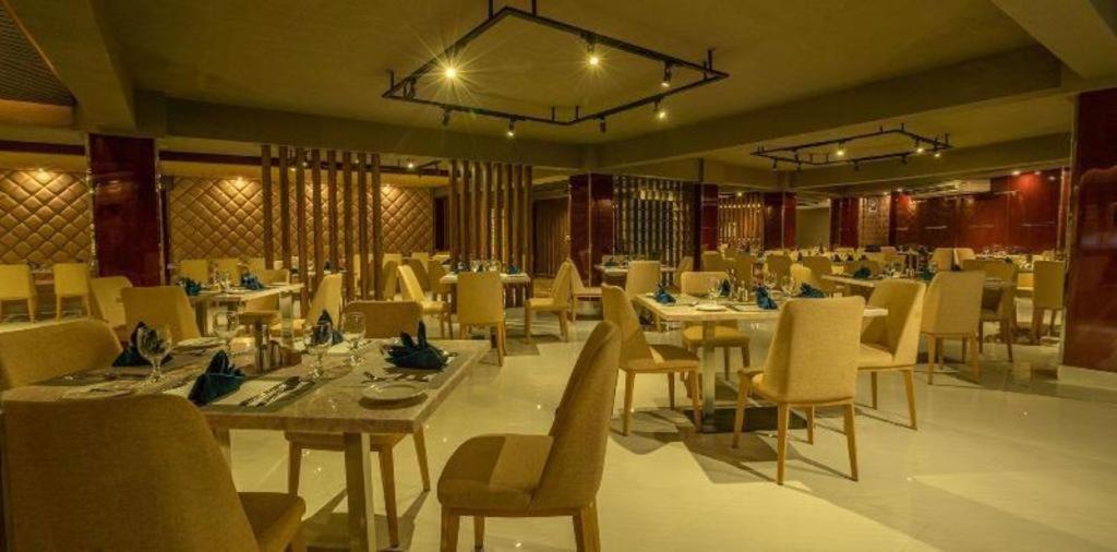 Hotel Castle Salam Khulna Экстерьер фото