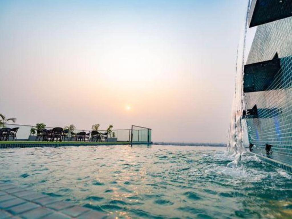 Hotel Castle Salam Khulna Экстерьер фото