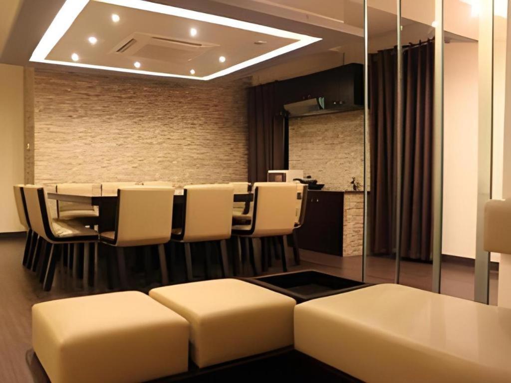 Hotel Castle Salam Khulna Экстерьер фото