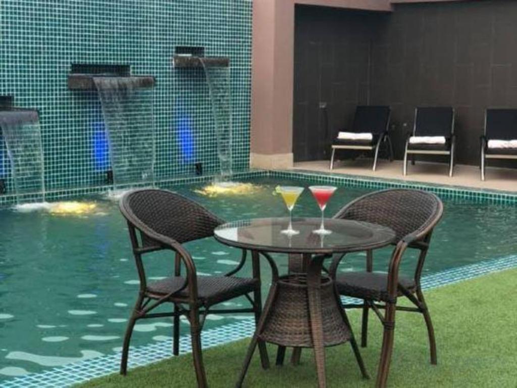 Hotel Castle Salam Khulna Экстерьер фото