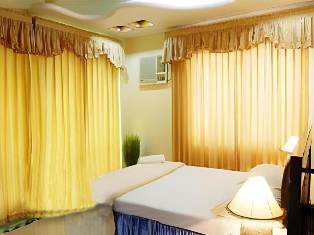 Hotel Castle Salam Khulna Экстерьер фото