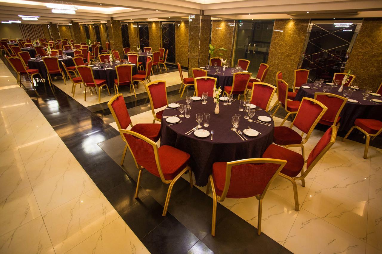 Hotel Castle Salam Khulna Экстерьер фото