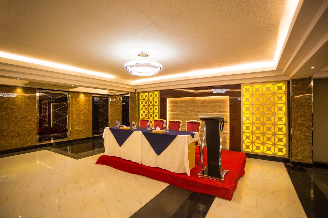 Hotel Castle Salam Khulna Экстерьер фото