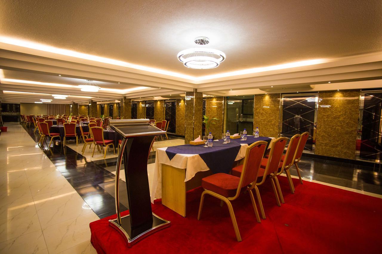Hotel Castle Salam Khulna Экстерьер фото
