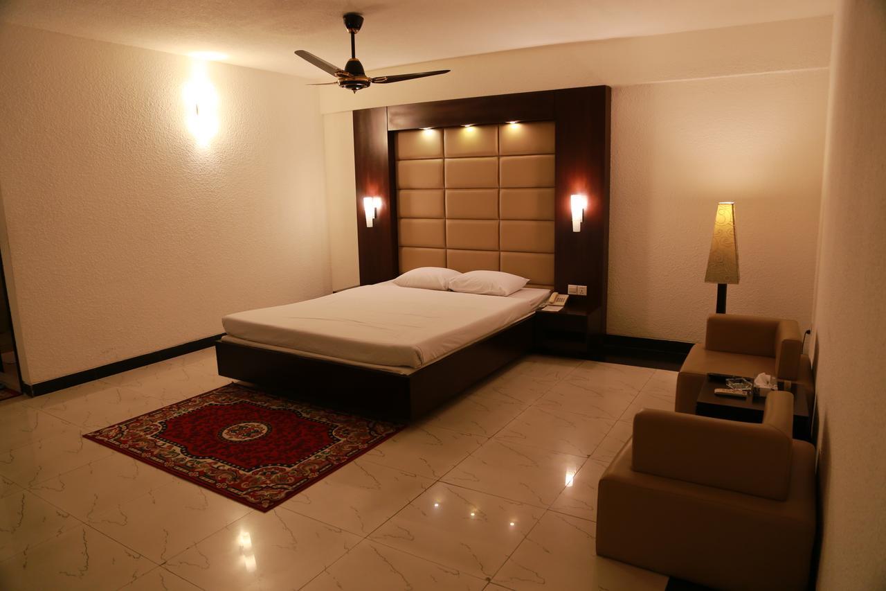 Hotel Castle Salam Khulna Экстерьер фото